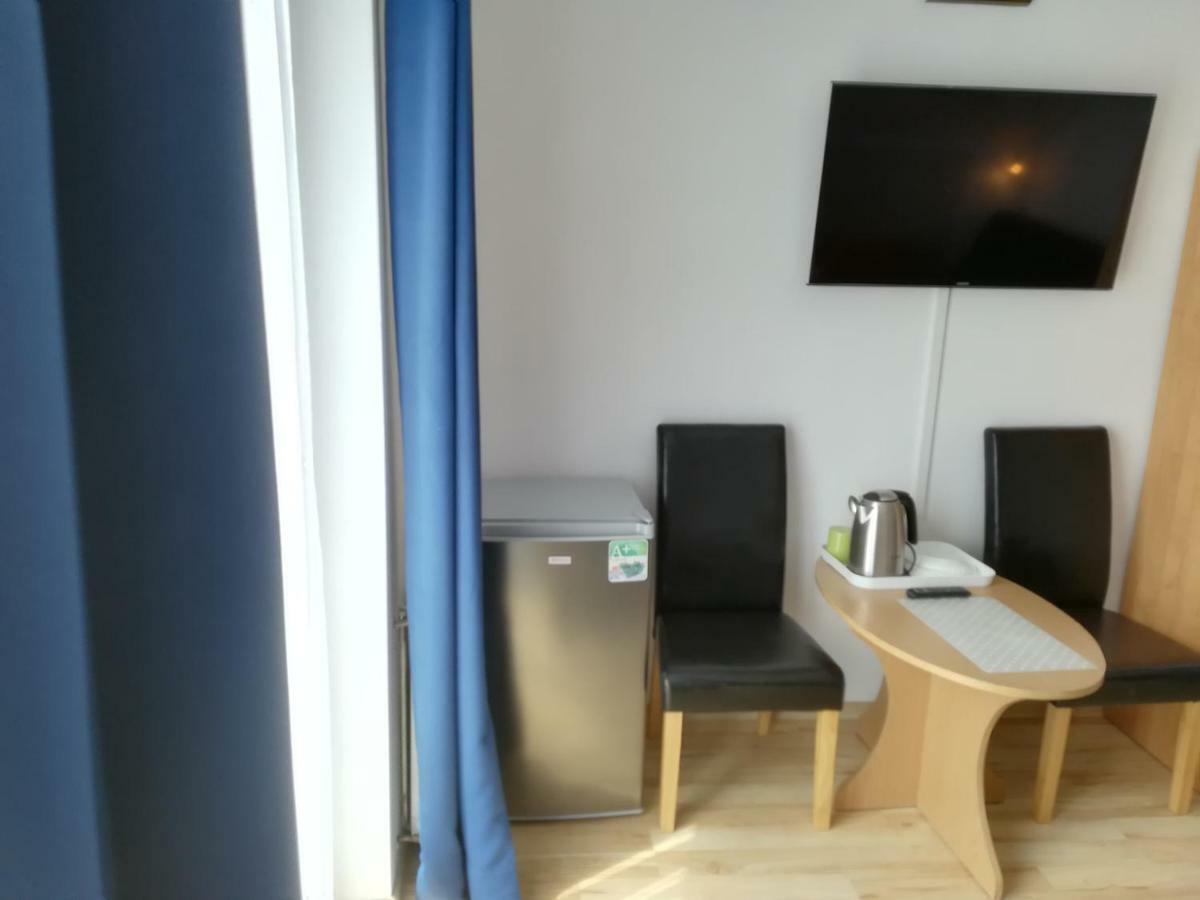 Pokoje Goscinne Jutrzenka Swarzewo Exterior foto